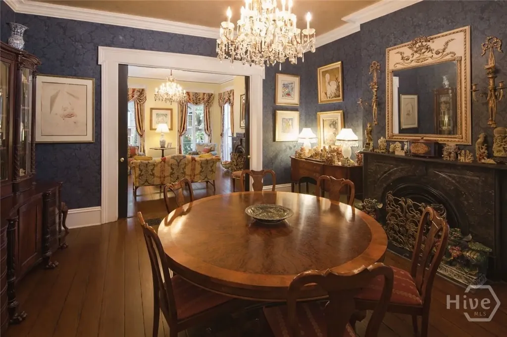 11 W Jones Street Savannah GA 31401