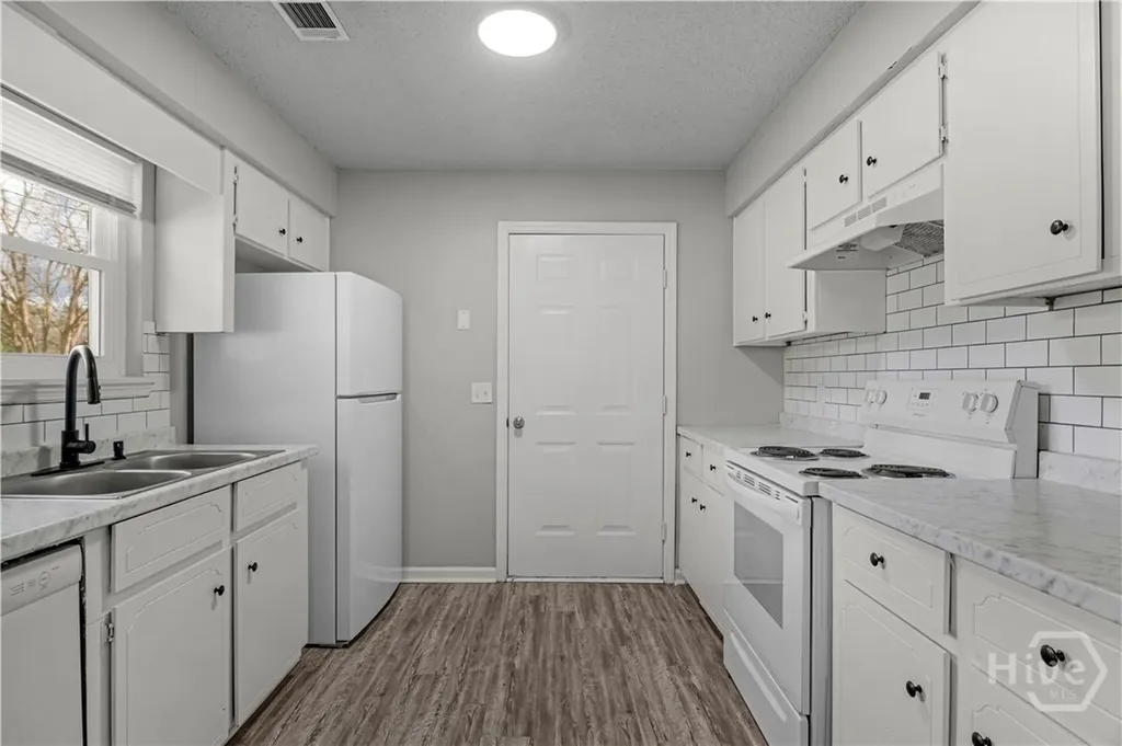 184 Sequoia Circle Hinesville GA 31313