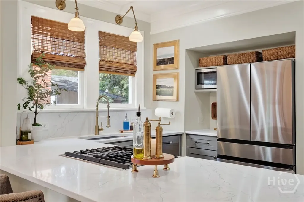 208 E 48th Street Savannah GA 31405