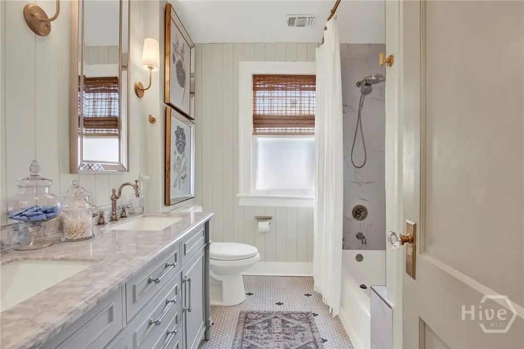 208 E 48th Street Savannah GA 31405