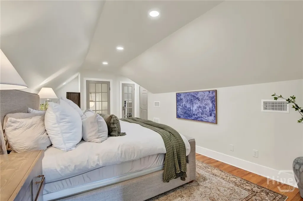 208 E 48th Street Savannah GA 31405