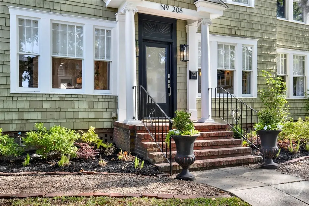 208 E 48th Street Savannah GA 31405