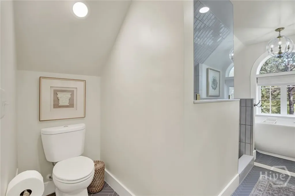 208 E 48th Street Savannah GA 31405
