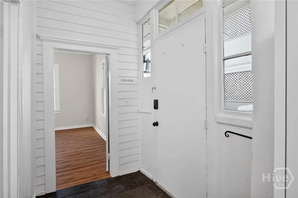 22 E 37th Street Savannah GA 31401
