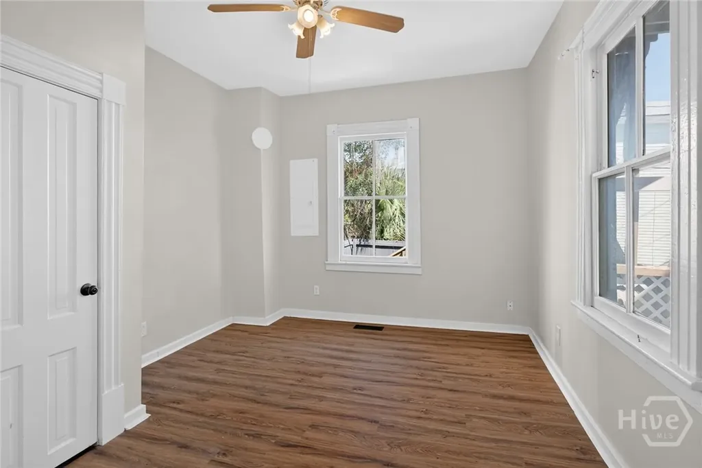 22 E 37th Street Savannah GA 31401