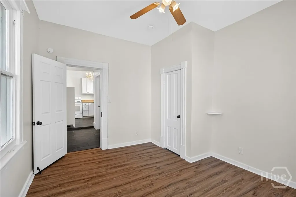 22 E 37th Street Savannah GA 31401