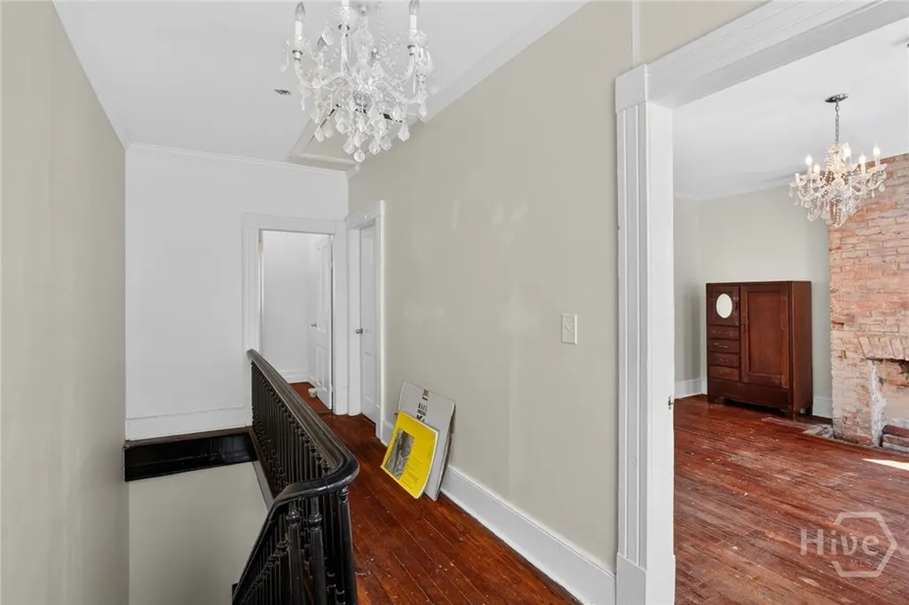 22 E 37th Street Savannah GA 31401