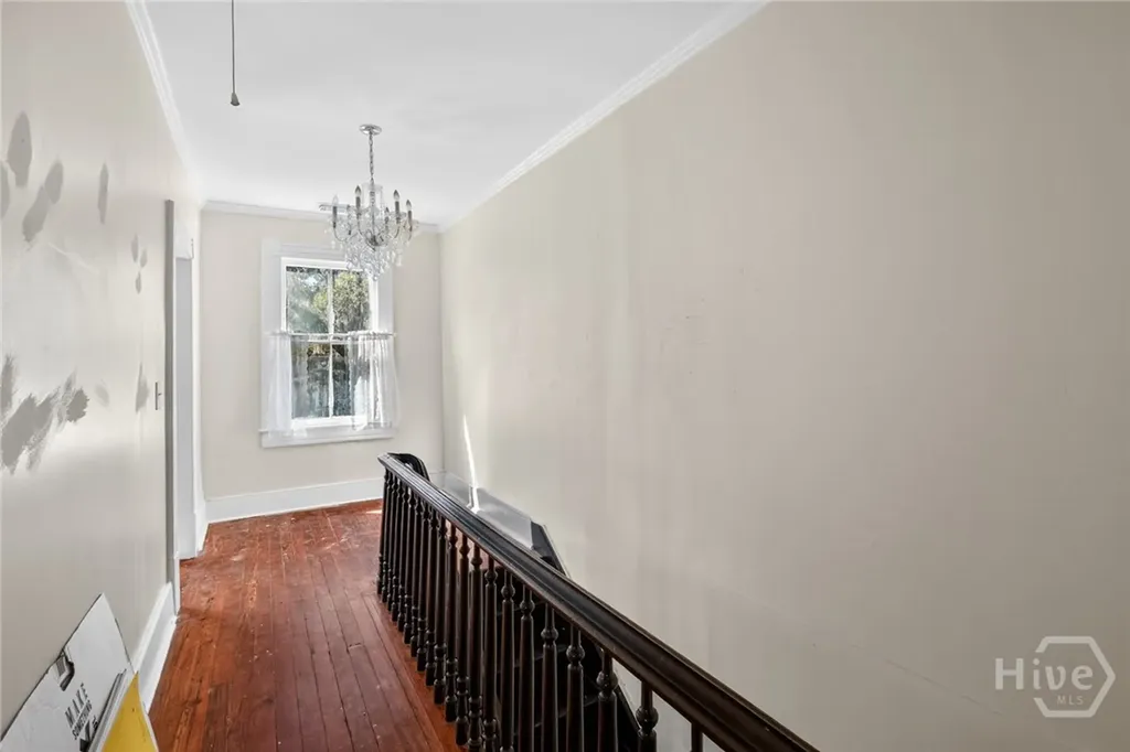 22 E 37th Street Savannah GA 31401