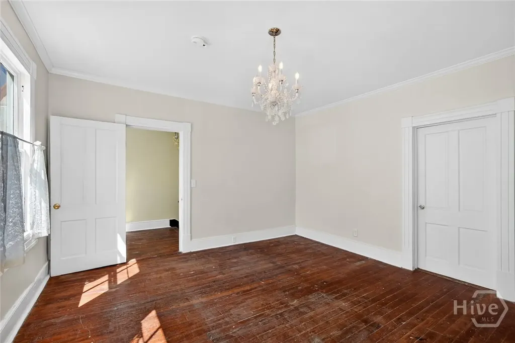 22 E 37th Street Savannah GA 31401