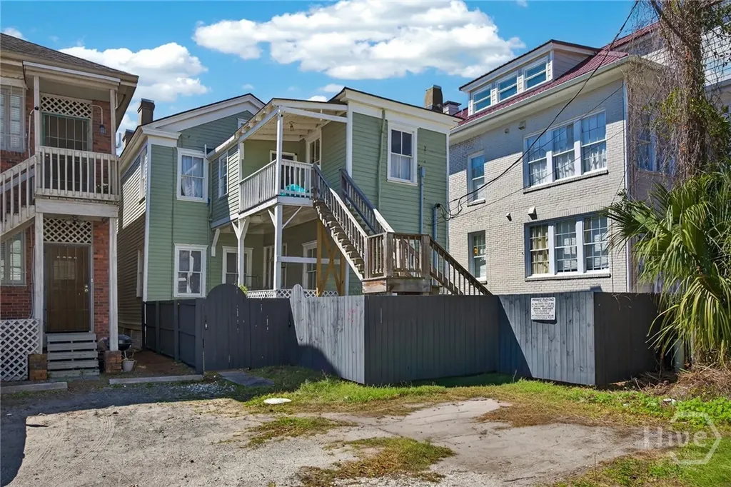 22 E 37th Street Savannah GA 31401