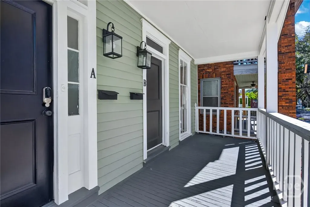 22 E 37th Street Savannah GA 31401
