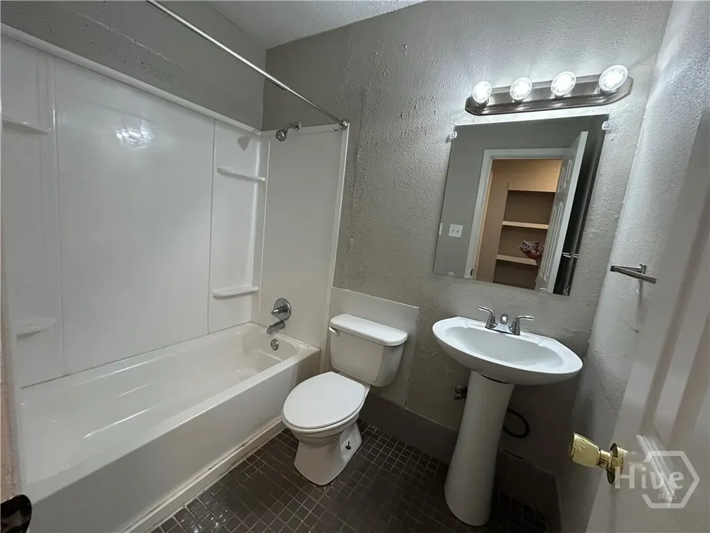 321 Sharondale Road Savannah GA 31419