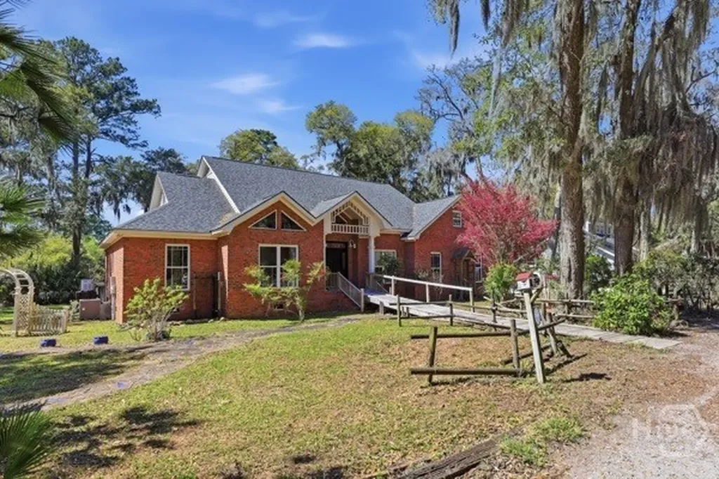 10 Old Barn Road Savannah GA 31419