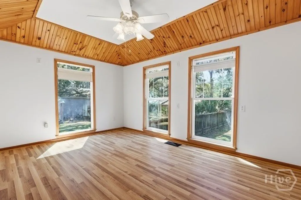 10 Old Barn Road Savannah GA 31419