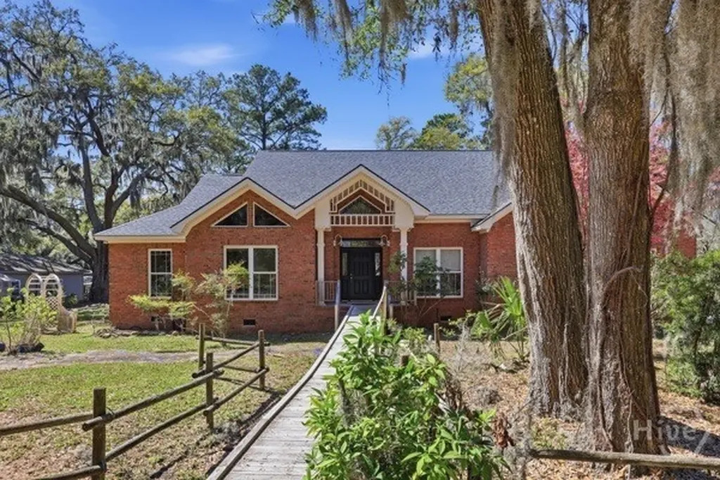 10 Old Barn Road Savannah GA 31419