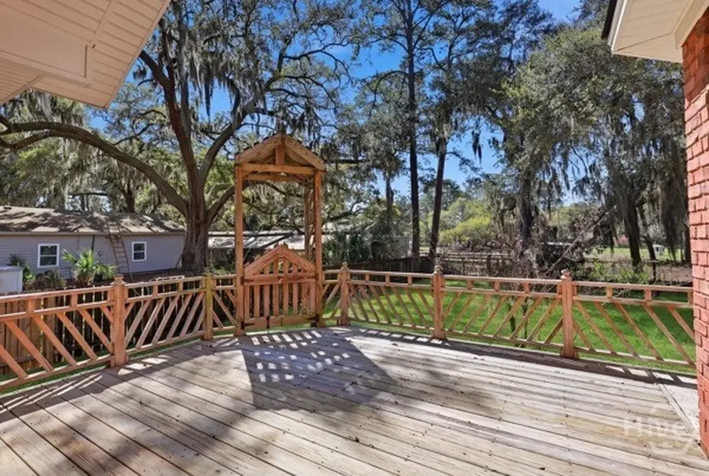 10 Old Barn Road Savannah GA 31419