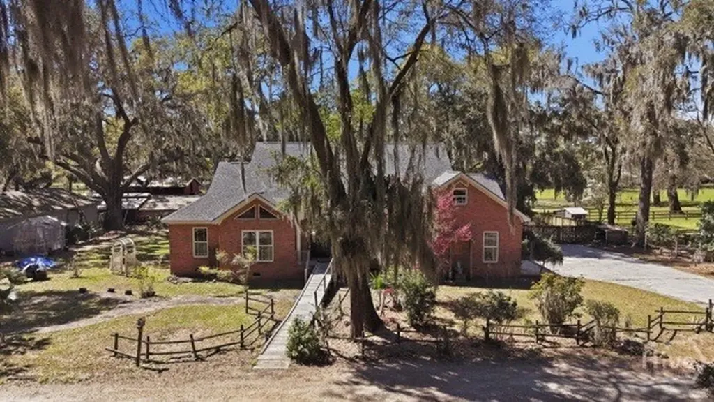 10 Old Barn Road Savannah GA 31419