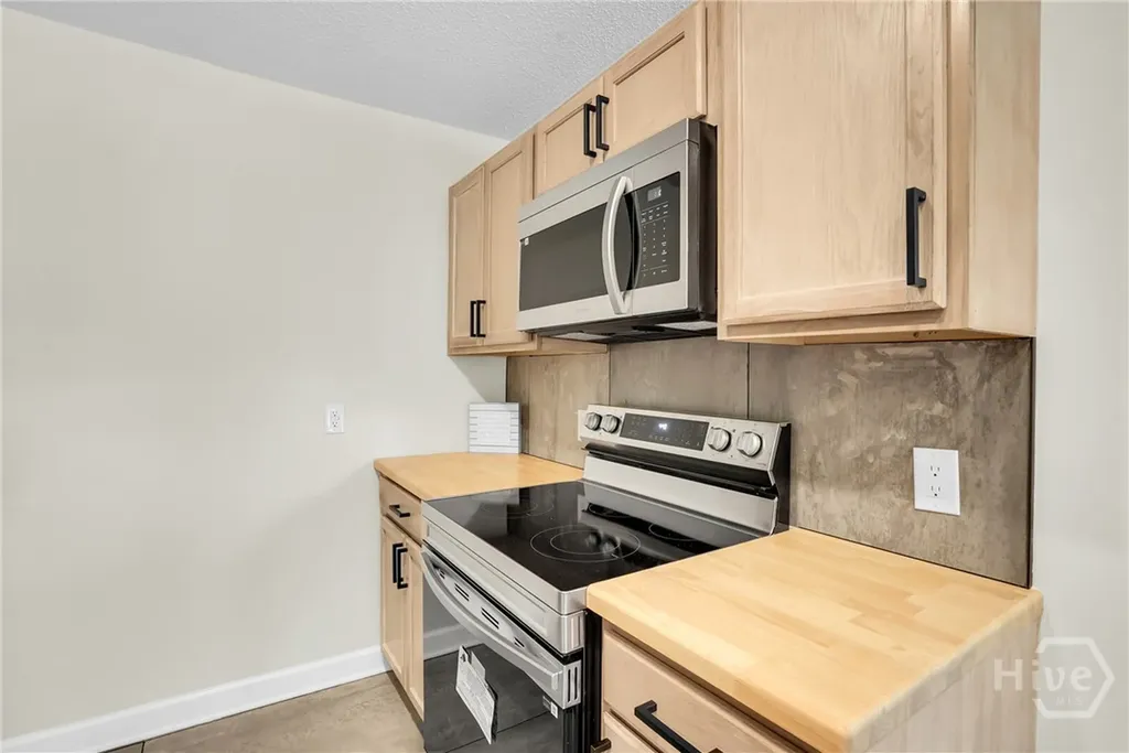 28 Gerald Drive Savannah GA 31406