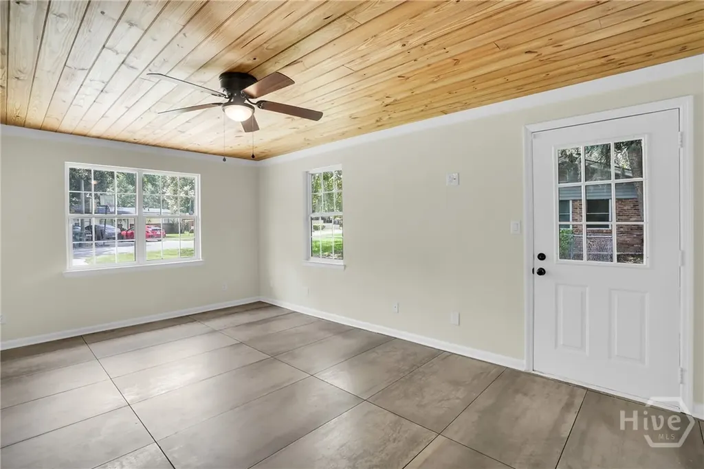 28 Gerald Drive Savannah GA 31406