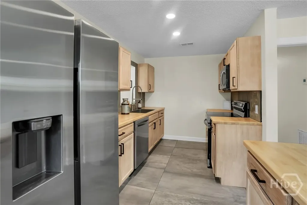 28 Gerald Drive Savannah GA 31406