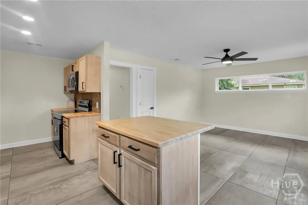 28 Gerald Drive Savannah GA 31406