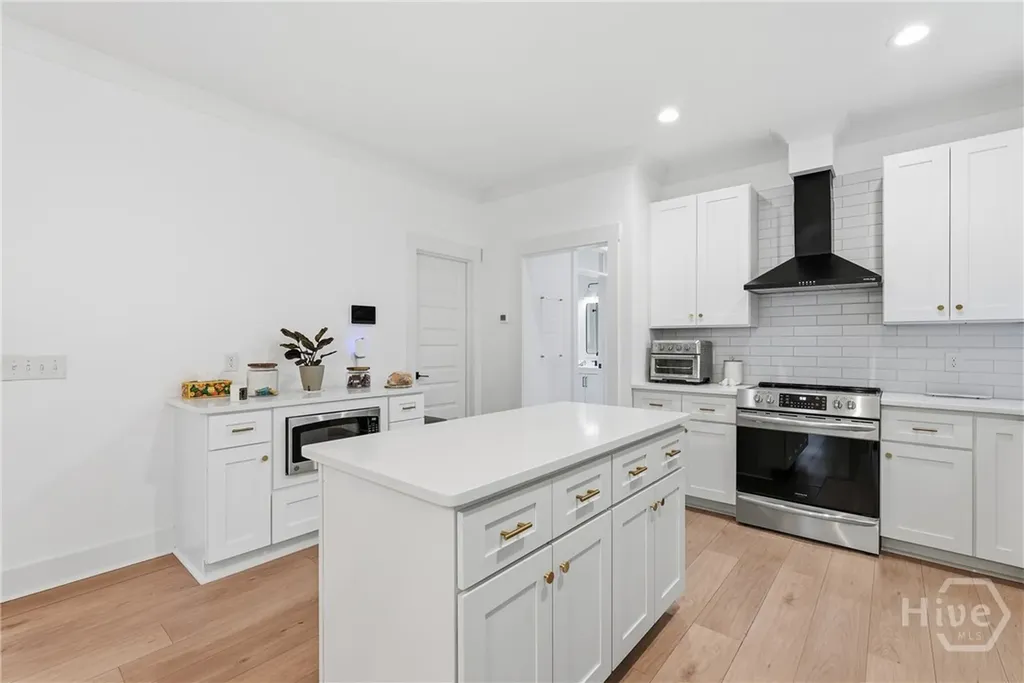 1112 E 31st Street Savannah GA 31404