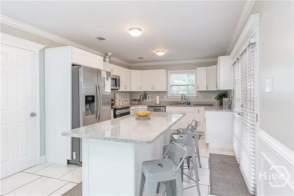 112 W 52nd Street Savannah GA 31405