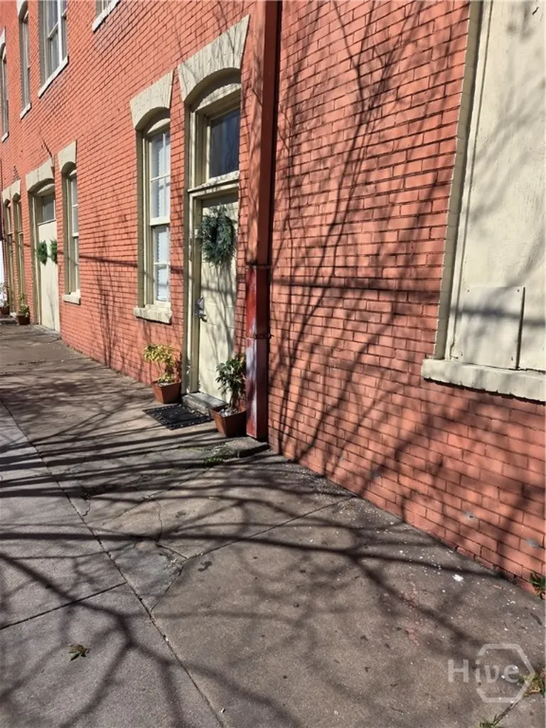 125 E Broad Street Savannah GA