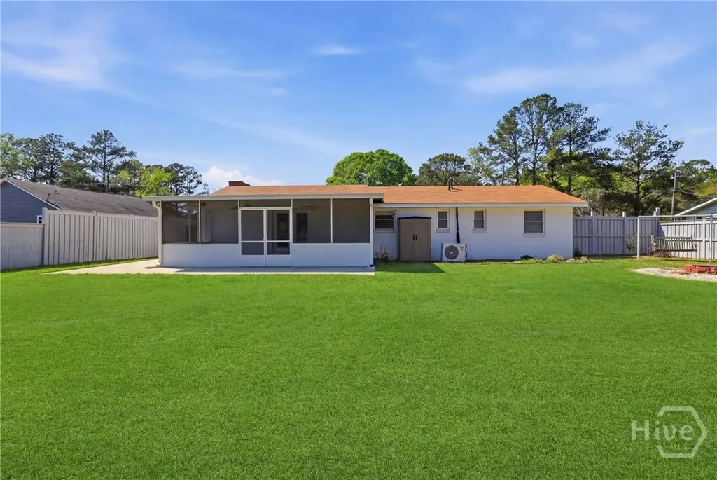 12 Walnut Street Bloomingdale GA 31302