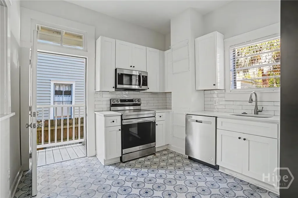 115 W 34th Street Savannah GA 31401