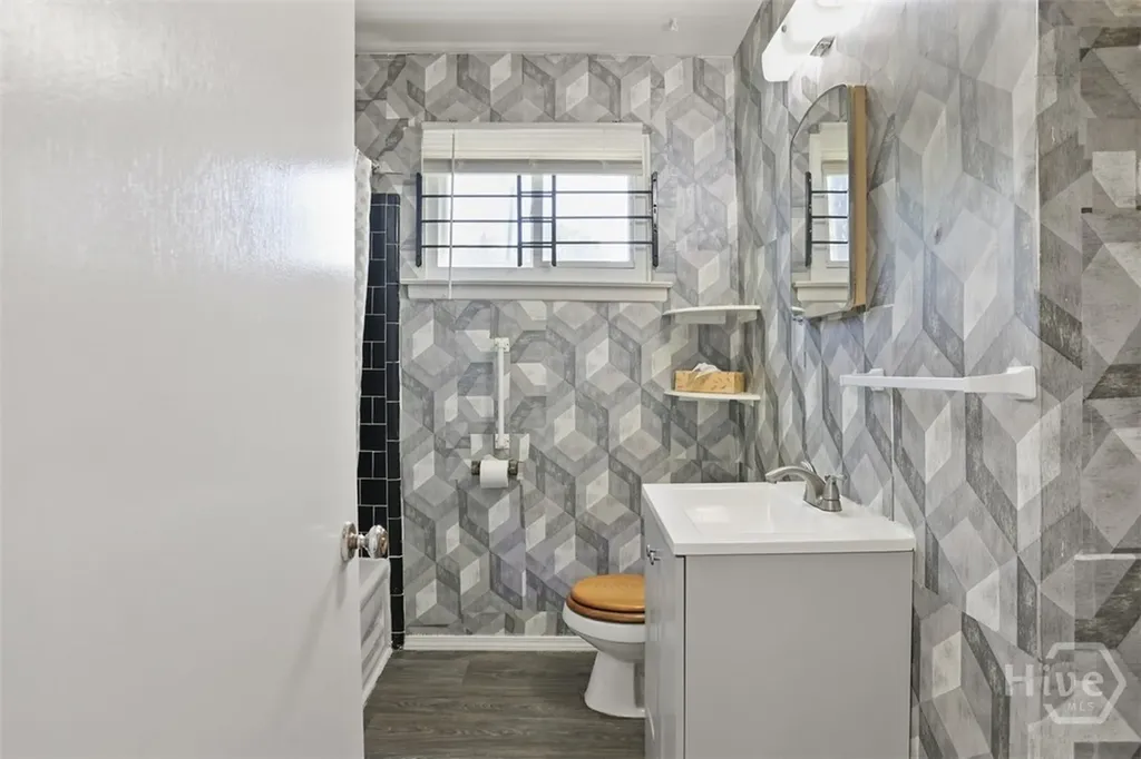 2444 E 39th Street Savannah GA 31404