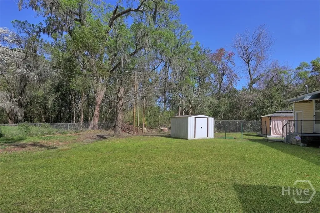 2444 E 39th Street Savannah GA 31404