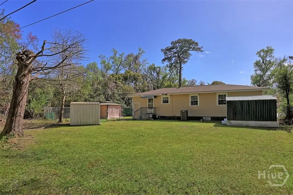 2444 E 39th Street Savannah GA 31404