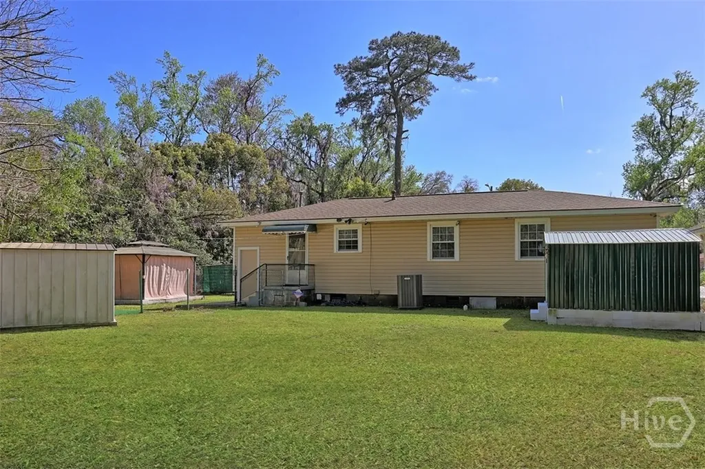 2444 E 39th Street Savannah GA 31404