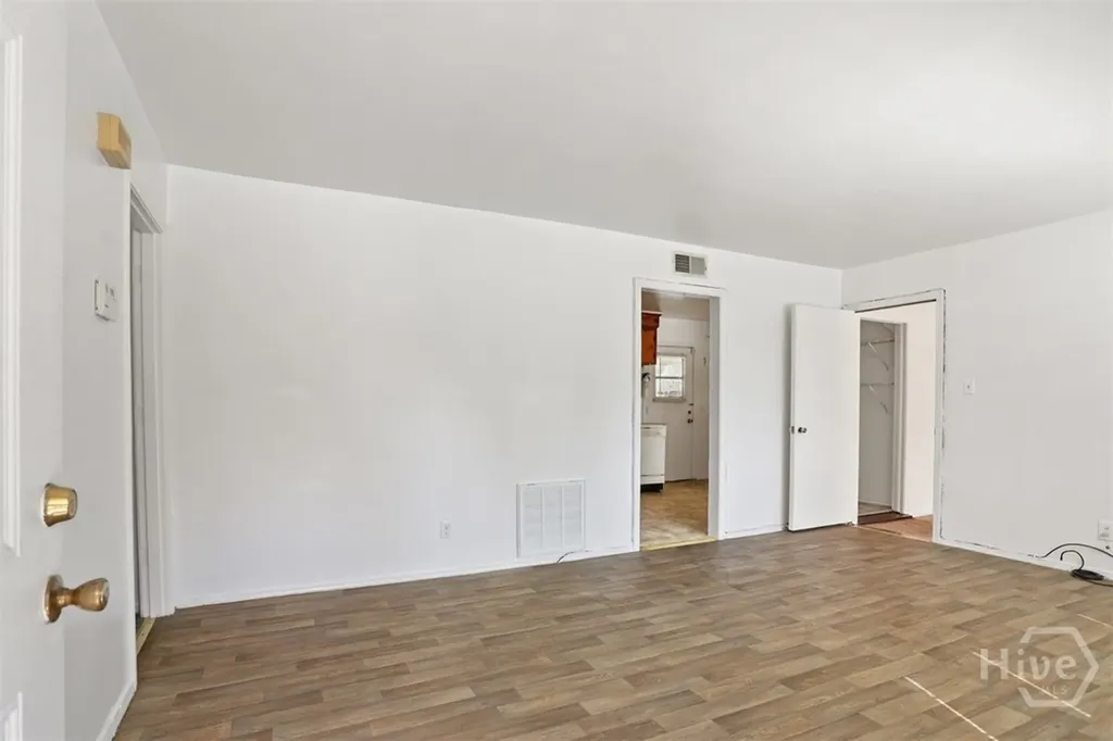 2444 E 39th Street Savannah GA 31404