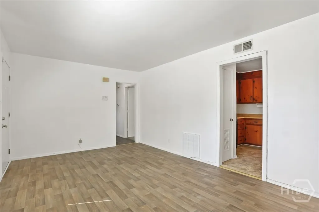 2444 E 39th Street Savannah GA 31404