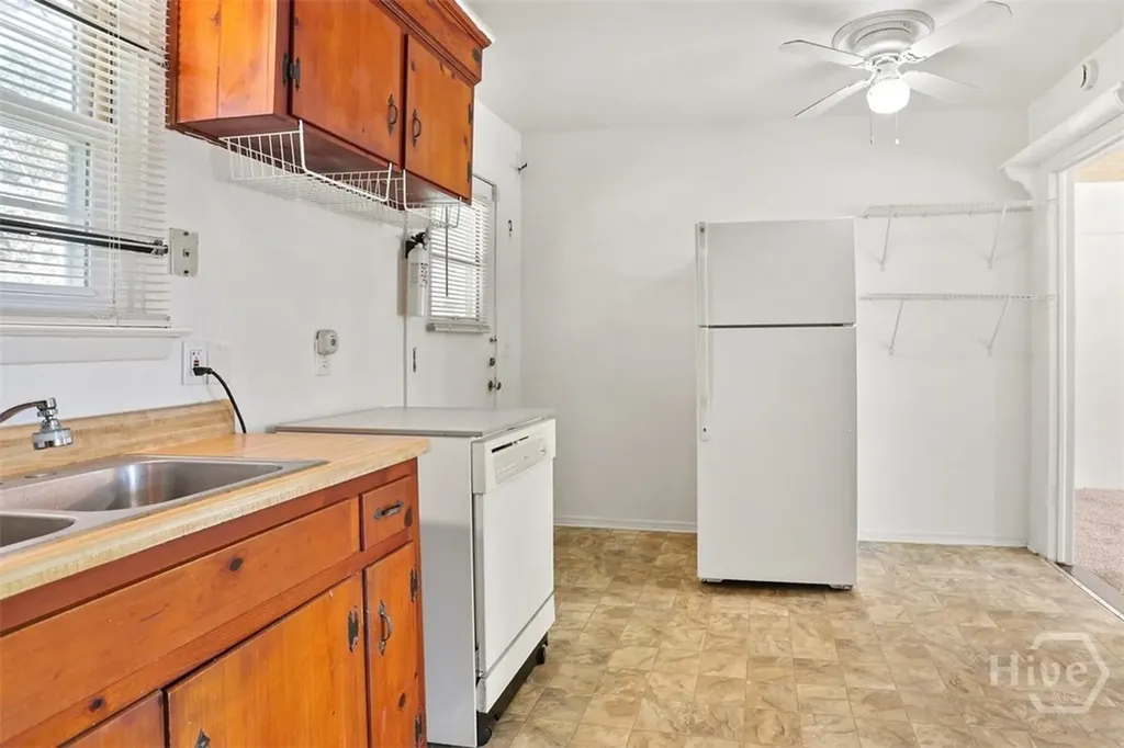 2444 E 39th Street Savannah GA 31404