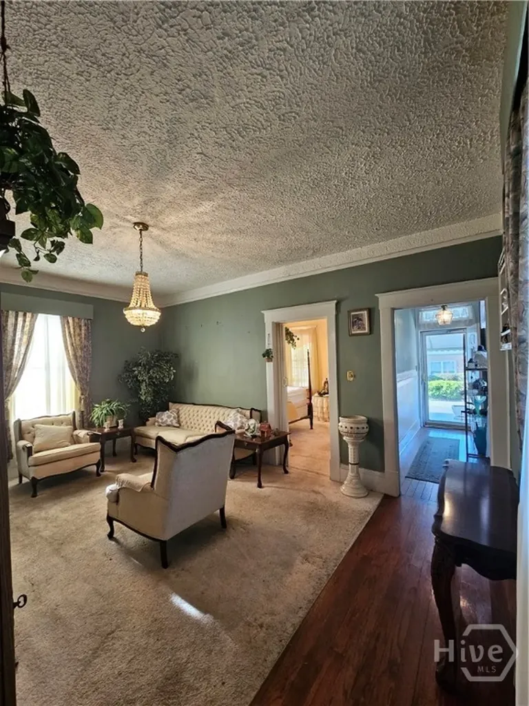 906 E 38th Street Savannah GA 31401