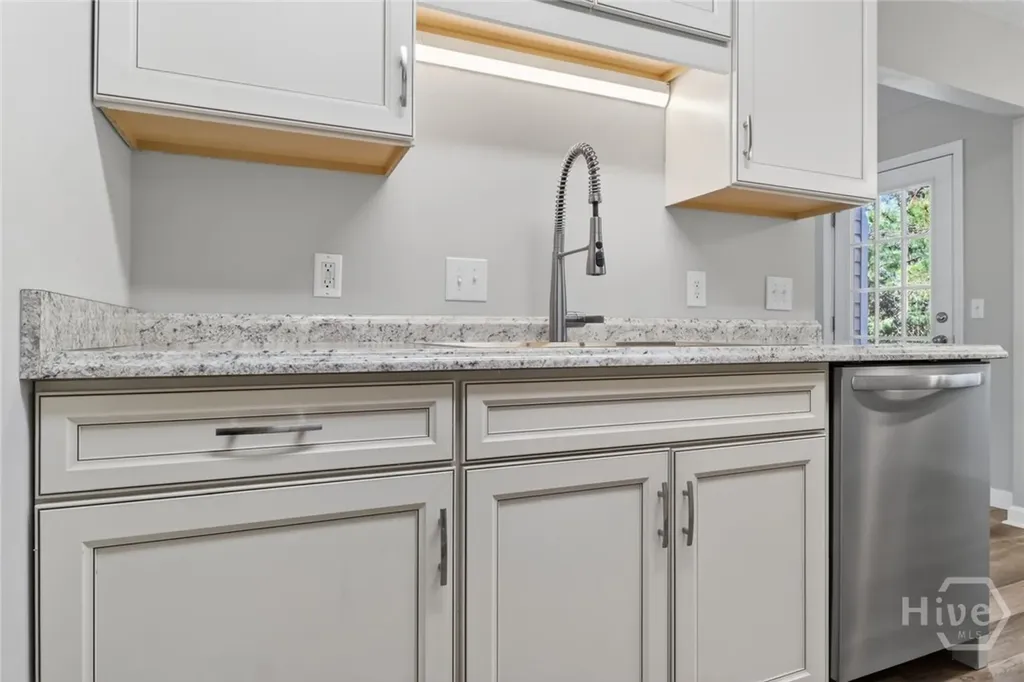 112 W Tahoe Drive Savannah GA 31405