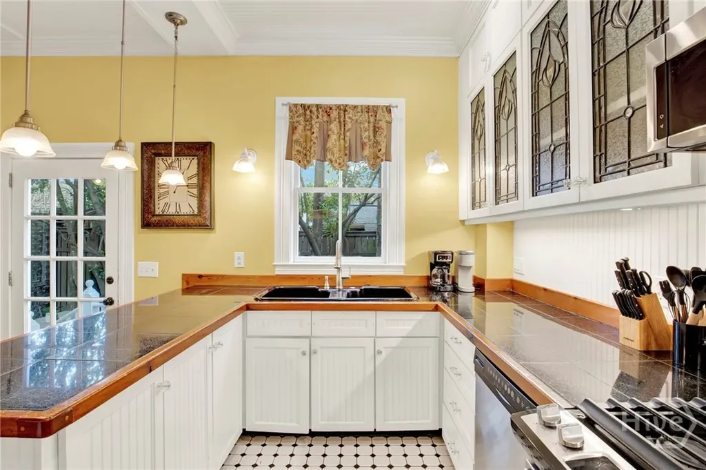520 E Bryan Street Savannah GA 31401