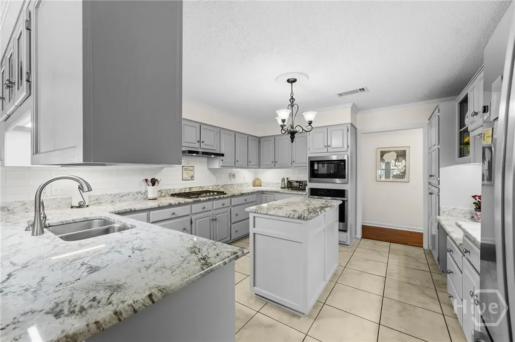 1569 Pond View Road Metter GA 30439