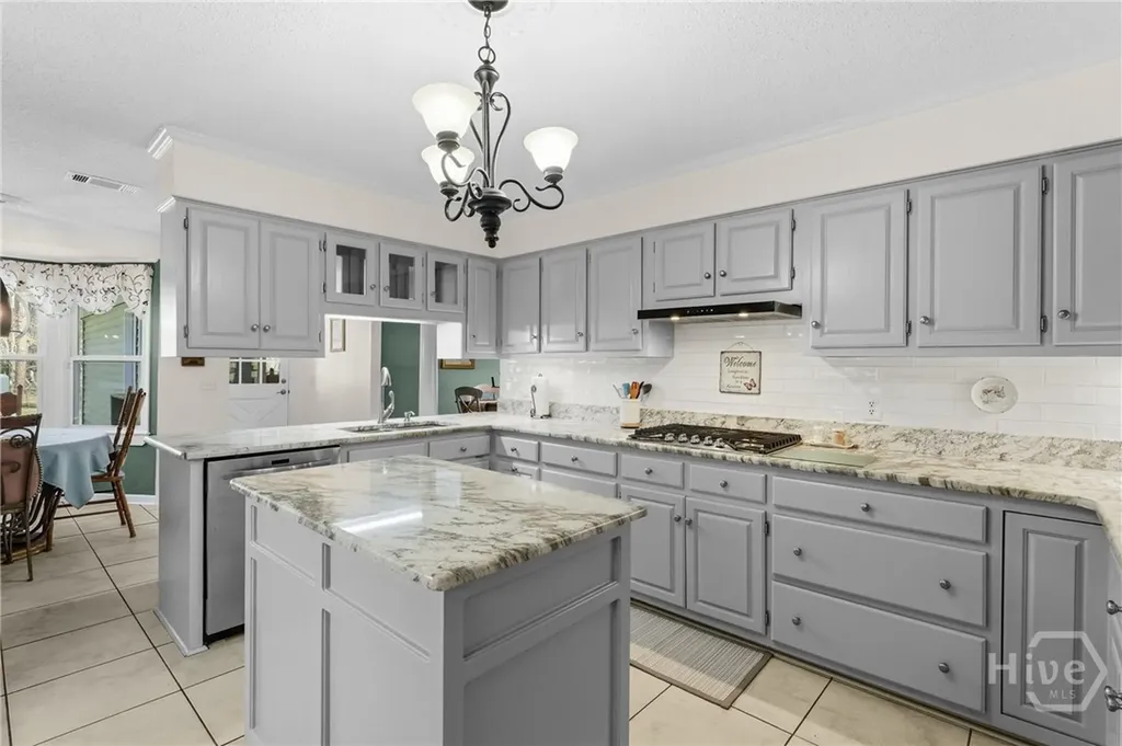 1569 Pond View Road Metter GA 30439