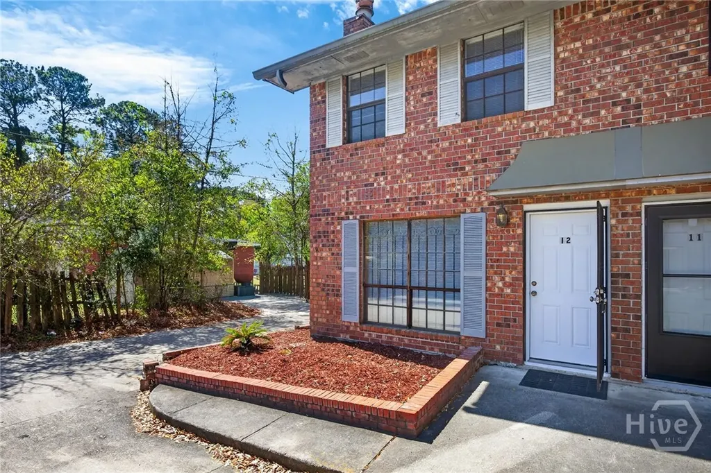2220 E Victory Drive Savannah GA