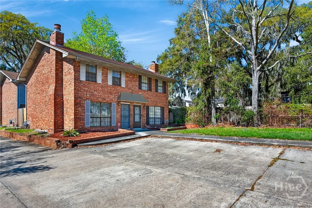 2220 E Victory Drive Savannah GA