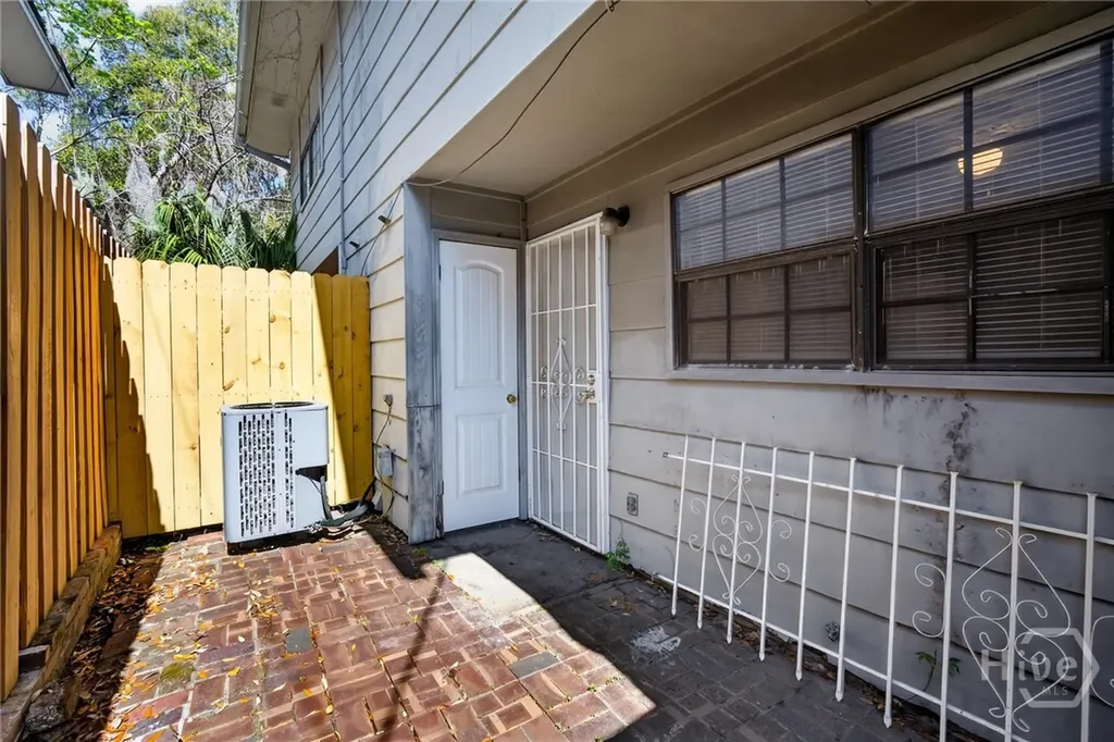 2220 E Victory Drive Savannah GA