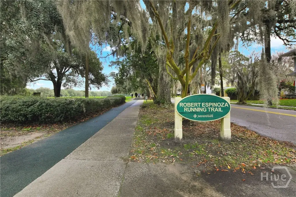 2220 E Victory Drive Savannah GA