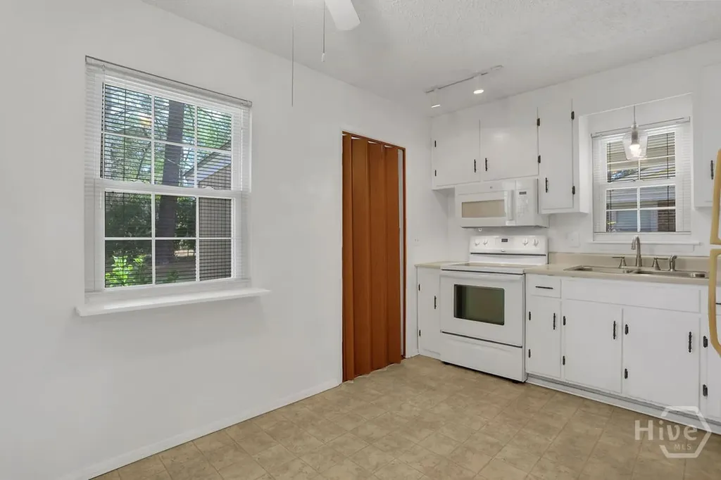 122 Bowman Avenue Savannah GA 31408