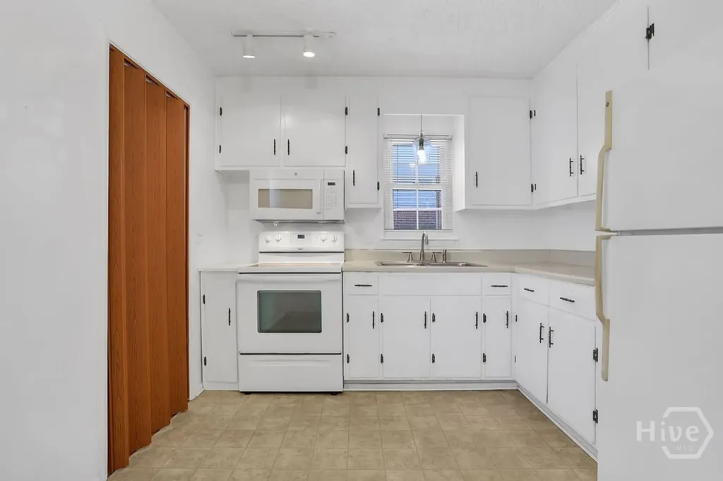 122 Bowman Avenue Savannah GA 31408