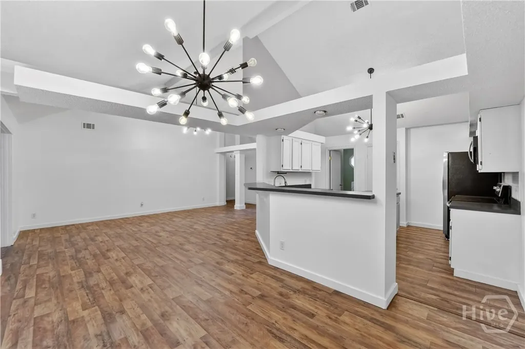 6 English Saddle Court Savannah GA 31406