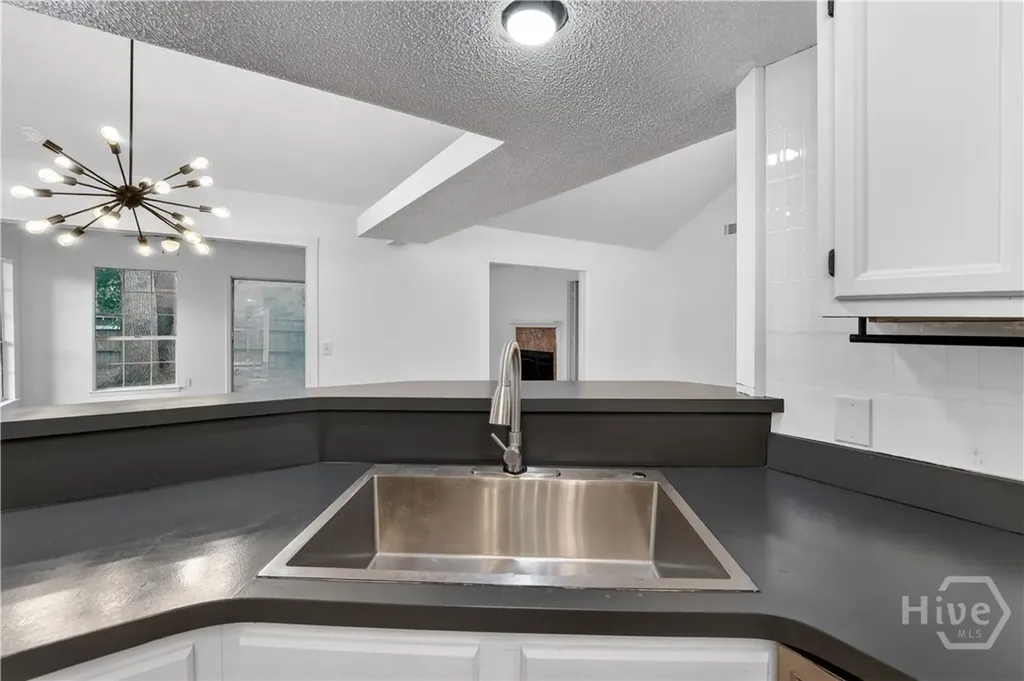 6 English Saddle Court Savannah GA 31406